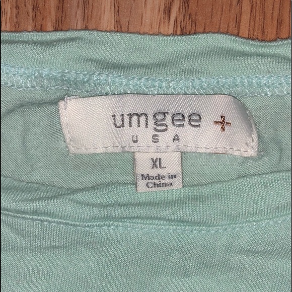 SOOOOO cute umgee plus sized mint tunic shirt - Picture 2 of 3